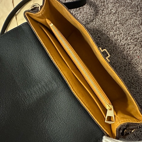 Louis Vuitton Damier Ebene Clapton Crossbody Bag - Picture 5 of 12